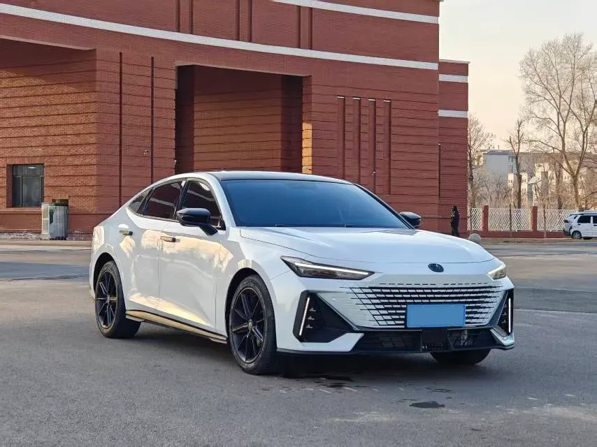 2023 ChangAn UNI-V 1.5T 188HP L4 7DCT,autocango,china used car exporter,china ev exporter,chinese used car exporter,chinese used ev exporter