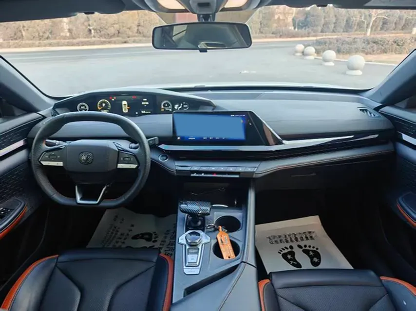 2023 ChangAn UNI-V 1.5T 188HP L4 7DCT,autocango,china used car exporter,china ev exporter,chinese used car exporter,chinese used ev exporter