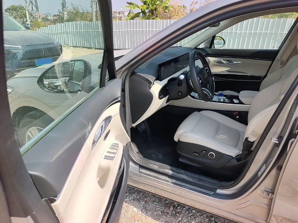 2025 Genesis GV70 2.5T 304HP L4 8AT,autocango,china used car exporter,china ev exporter,chinese used car exporter,chinese used ev exporter