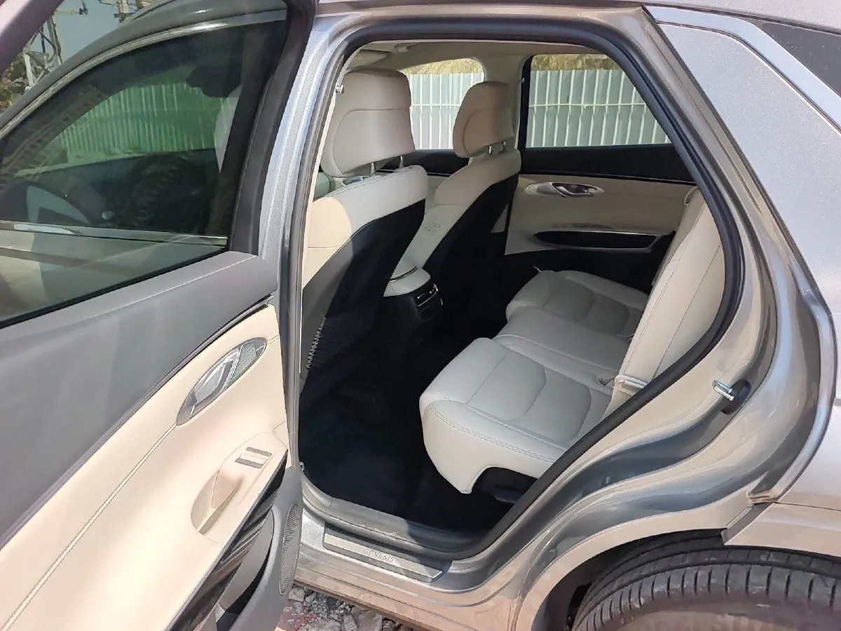 2025 Genesis GV70 2.5T 304HP L4 8AT,autocango,china used car exporter,china ev exporter,chinese used car exporter,chinese used ev exporter