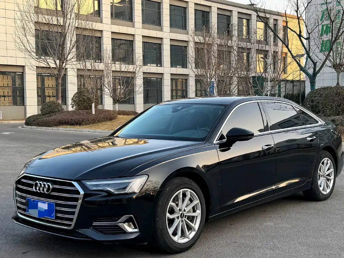 2022 Audi A6L 2.0T 190HP L4 7DCT