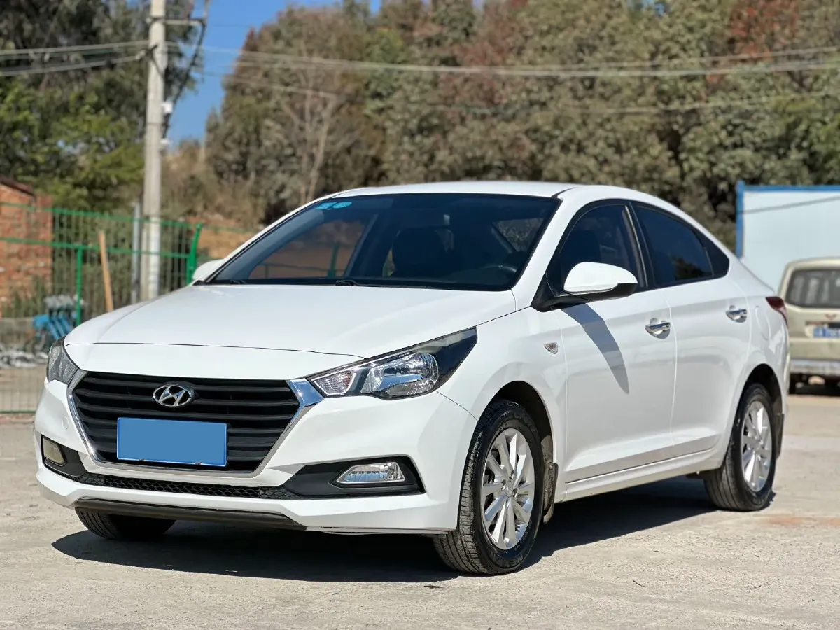 2017 Hyundai Verna RV 1.4L 100HP L4 6AT,autocango,china used car exporter,china ev exporter,chinese used car exporter,chinese used ev exporter