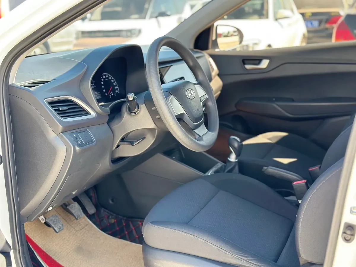 2017 Hyundai Verna RV 1.4L 100HP L4 6AT,autocango,china used car exporter,china ev exporter,chinese used car exporter,chinese used ev exporter