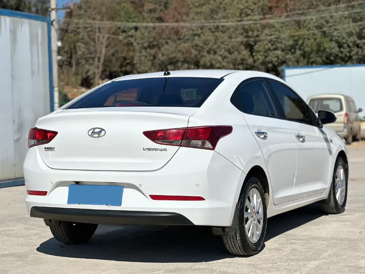 2017 Hyundai Verna RV 1.4L 100HP L4 6AT,autocango,china used car exporter,china ev exporter,chinese used car exporter,chinese used ev exporter