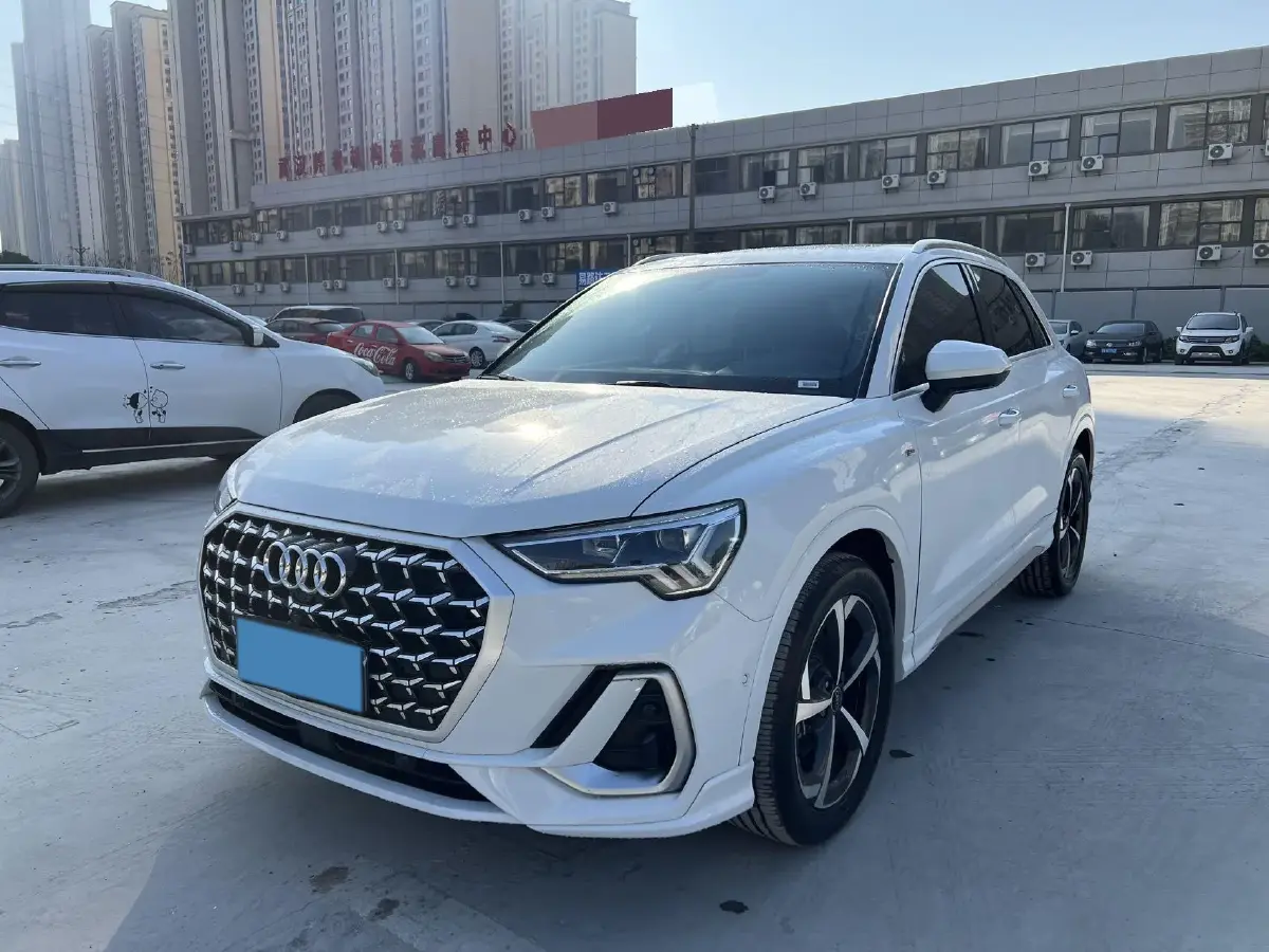 2024 Audi Q3 1.5T 160HP L4 7DCT