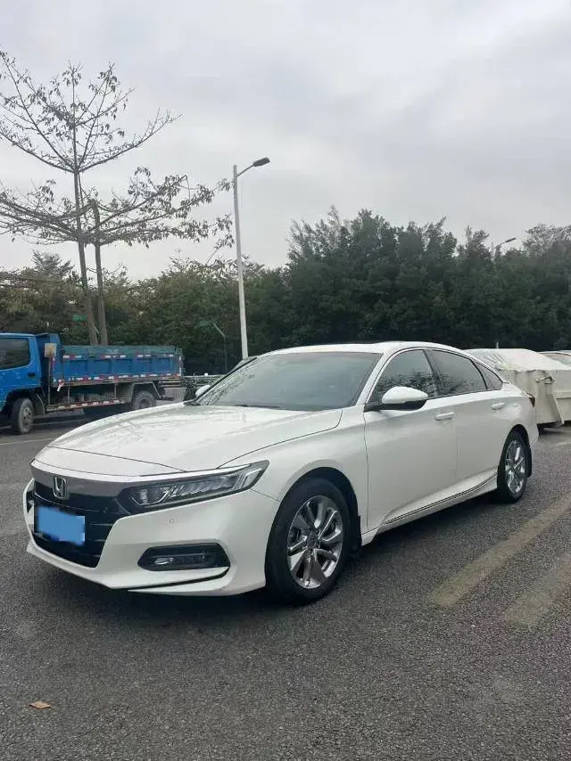 2022 Honda Accord 1.5T 194HP L4 CVT