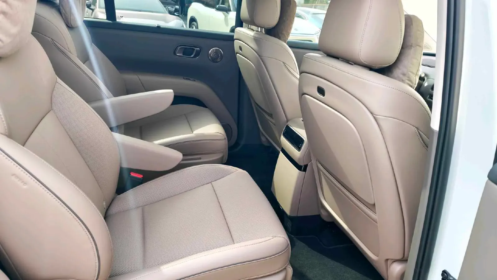 2025 Li i8 BEV,autocango,china used car exporter,china ev exporter,chinese used car exporter,chinese used ev exporter