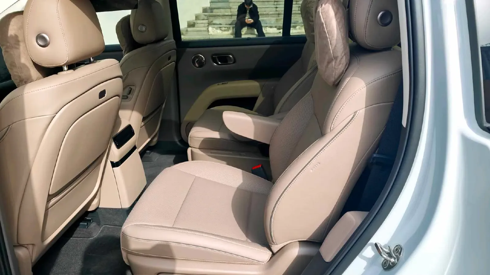 2025 Li i8 BEV,autocango,china used car exporter,china ev exporter,chinese used car exporter,chinese used ev exporter