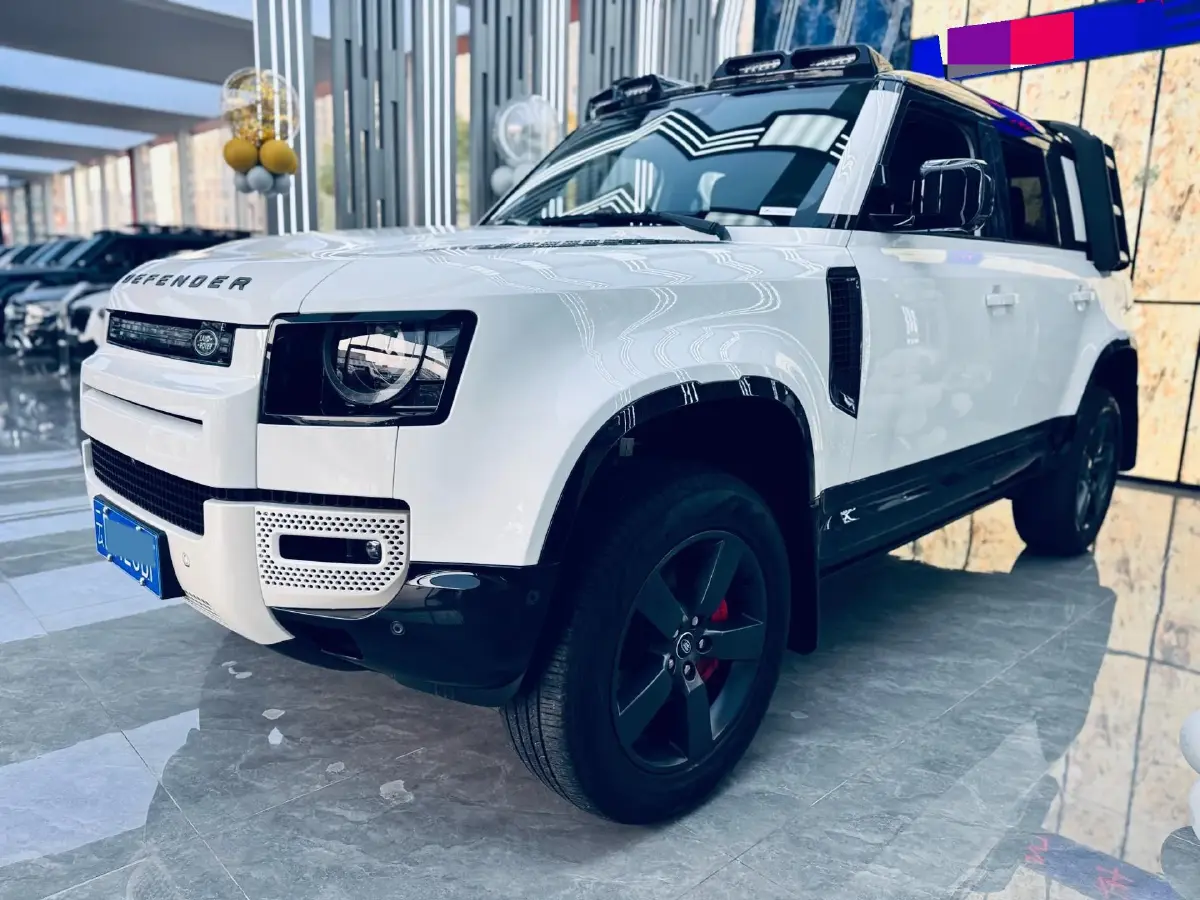 2024 Land Rover Defender 3.0T 400HP L6 8AT