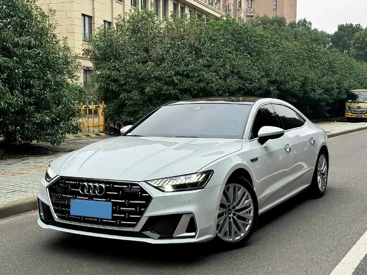 2024 Audi A7L 2.0T 245HP L4 7DCT