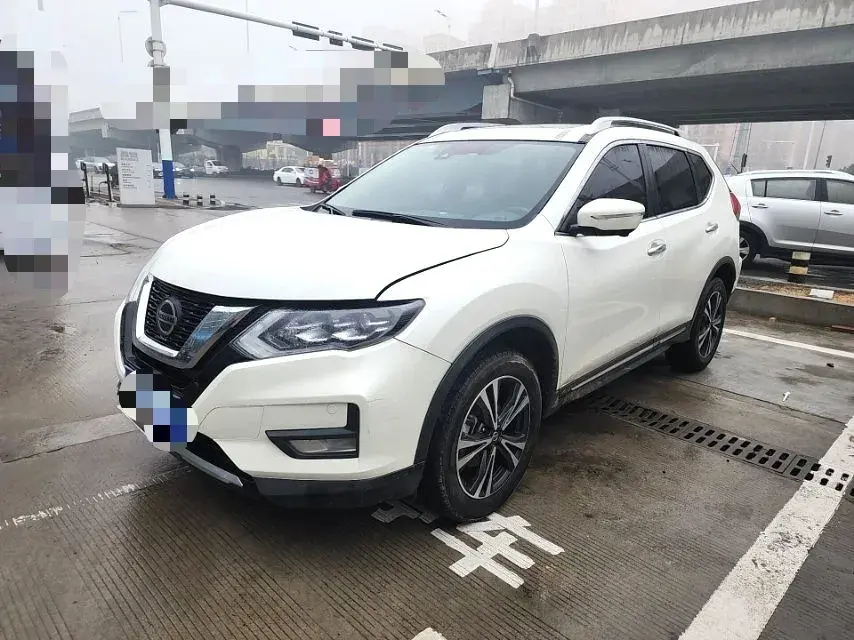 2021 Nissan X-Trail 2.5L 181HP L4 CVT