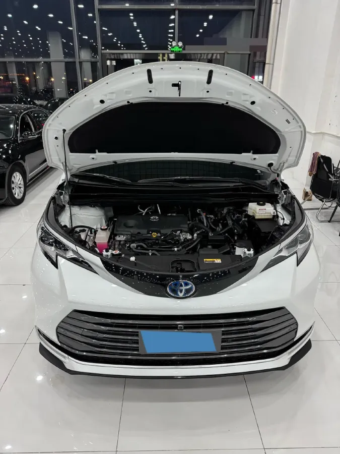 2023 Toyota Sienna 2.5L 189HP L4 E-CVT Hybrid,autocango,china used car exporter,china ev exporter,chinese used car exporter,chinese used ev exporter