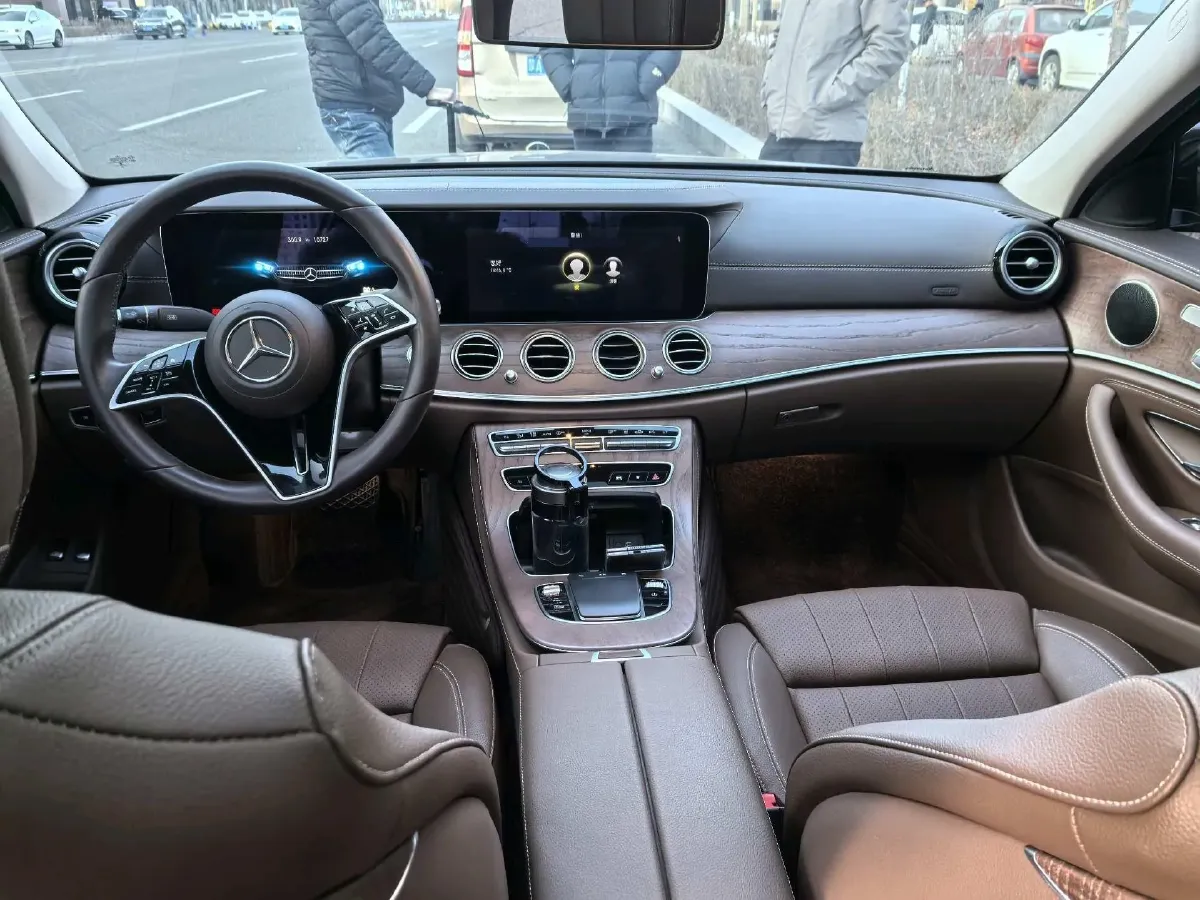 2022 Mercedes-Benz E Class 2.0T 211HP L4 9AT PHEV 25.4KWH,autocango,china used car exporter,china ev exporter,chinese used car exporter,chinese used ev exporter