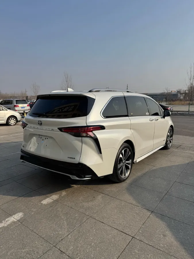 2023 Toyota Granvia 2.5L 189HP L4 E-CVT Hybrid,autocango,china used car exporter,china ev exporter,chinese used car exporter,chinese used ev exporter