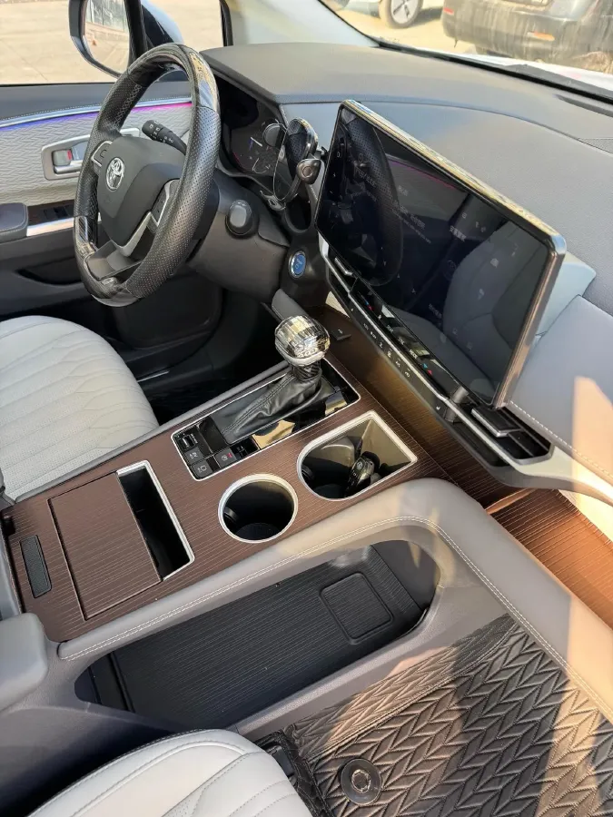 2023 Toyota Granvia 2.5L 189HP L4 E-CVT Hybrid,autocango,china used car exporter,china ev exporter,chinese used car exporter,chinese used ev exporter