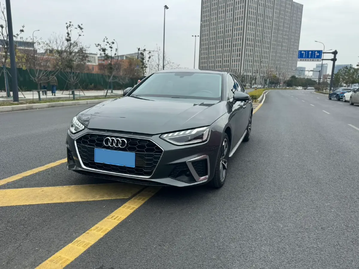 2020 Audi A4L 2.0T 190HP L4 7DCT