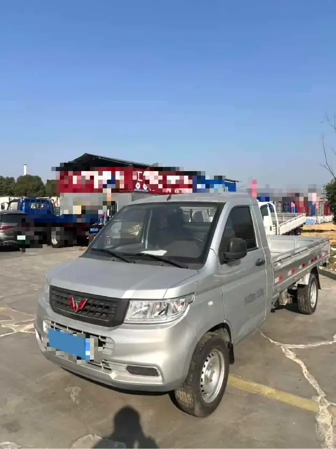 2023 WuLing RongGuang New Truck 2.0L 136HP L4 5MT
