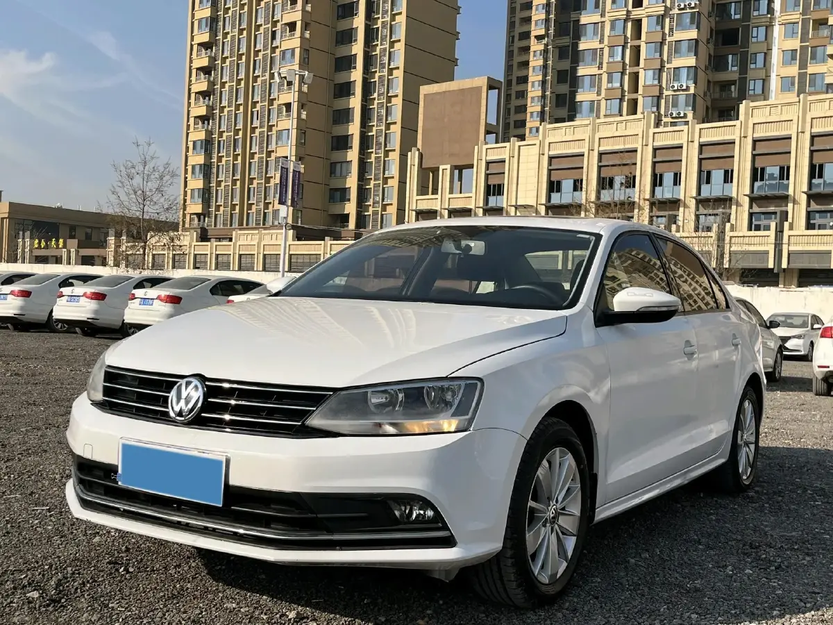 2018 Volkswagen Sagitar 1.2T 110HP L4 7DCT