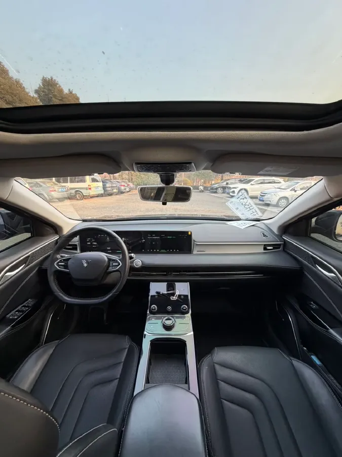 2022 Venucia Grand V 1.5T 190HP L4 7DCT,autocango,china used car exporter,china ev exporter,chinese used car exporter,chinese used ev exporter