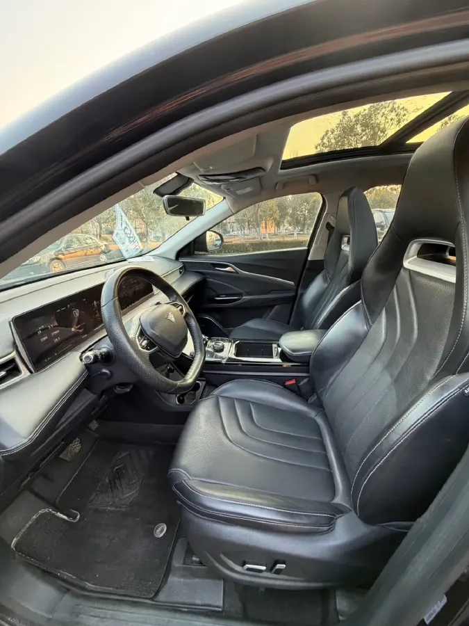 2022 Venucia Grand V 1.5T 190HP L4 7DCT,autocango,china used car exporter,china ev exporter,chinese used car exporter,chinese used ev exporter