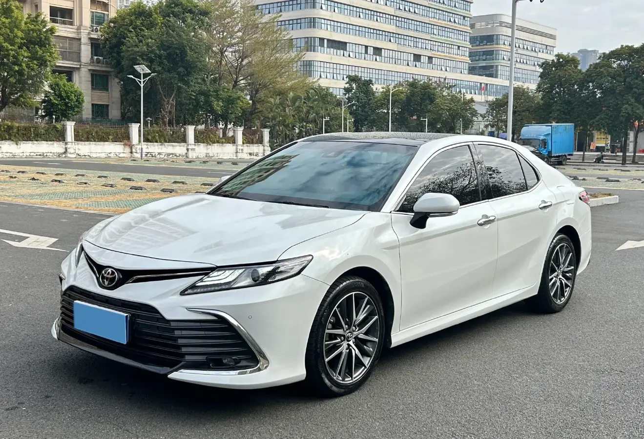 2021 Toyota Camry 2.5L 209HP L4 8AT