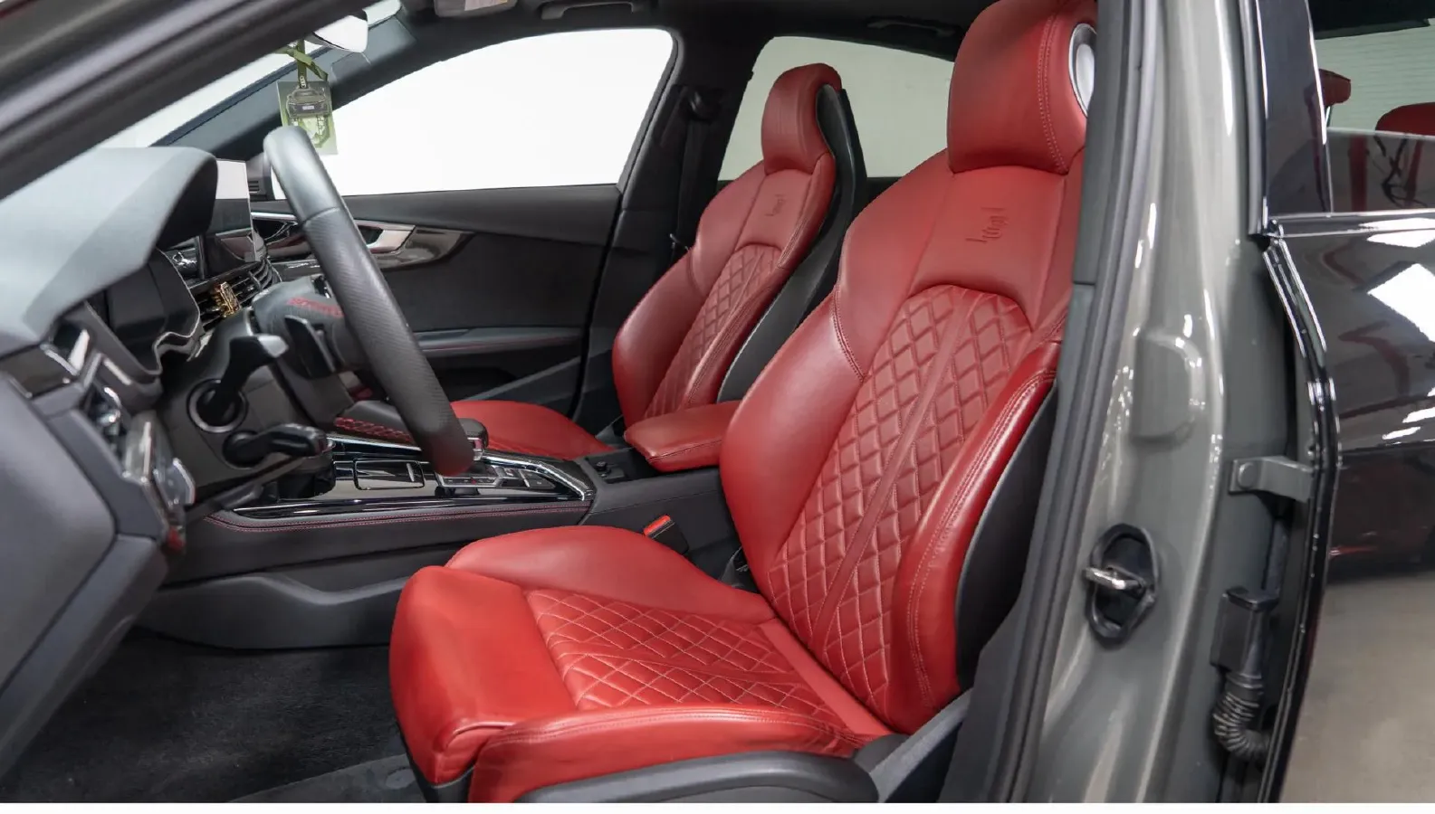 2023 Audi S4 3.0T 354HP V6 8AT,autocango,china used car exporter,china ev exporter,chinese used car exporter,chinese used ev exporter