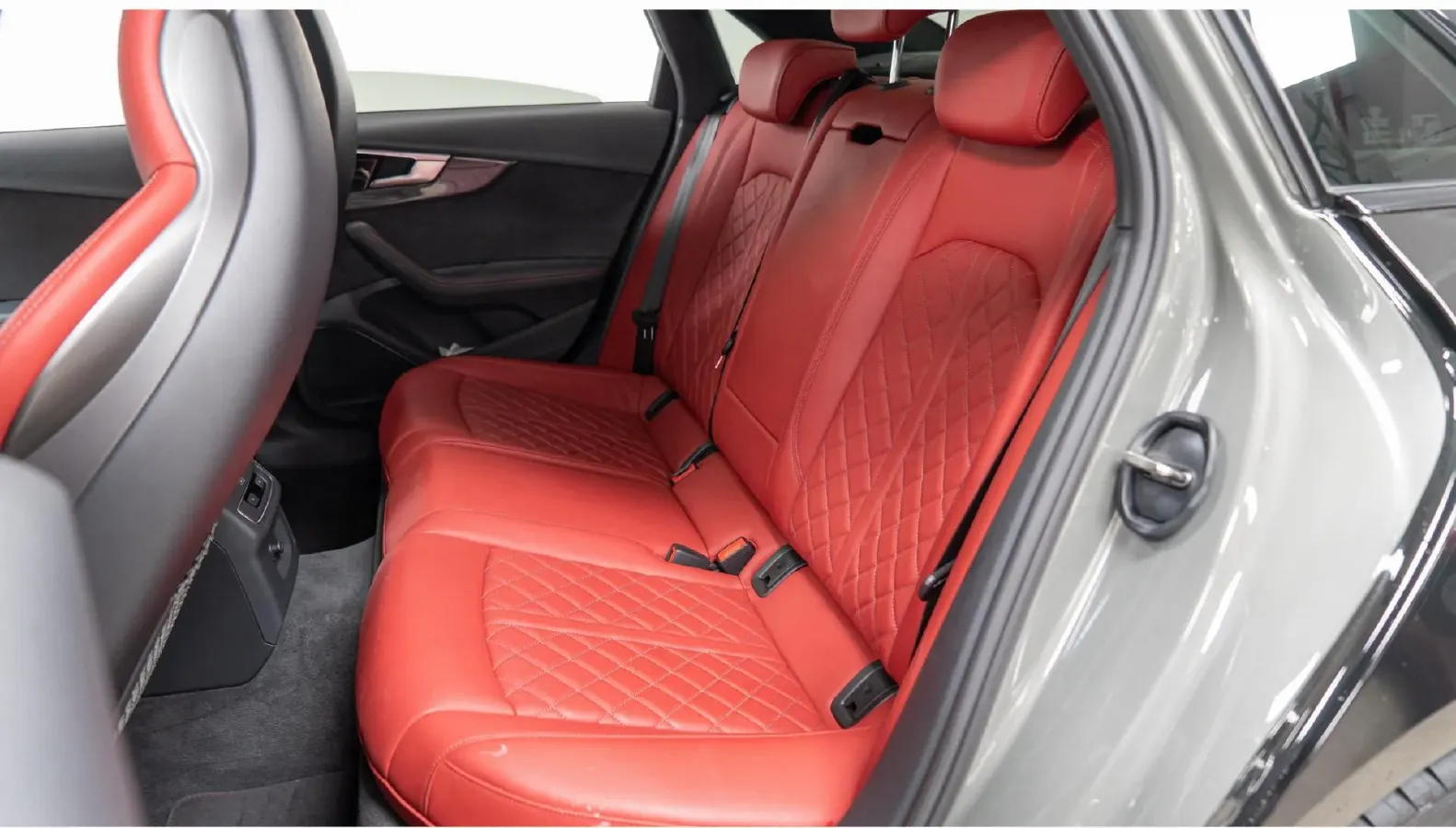 2023 Audi S4 3.0T 354HP V6 8AT,autocango,china used car exporter,china ev exporter,chinese used car exporter,chinese used ev exporter