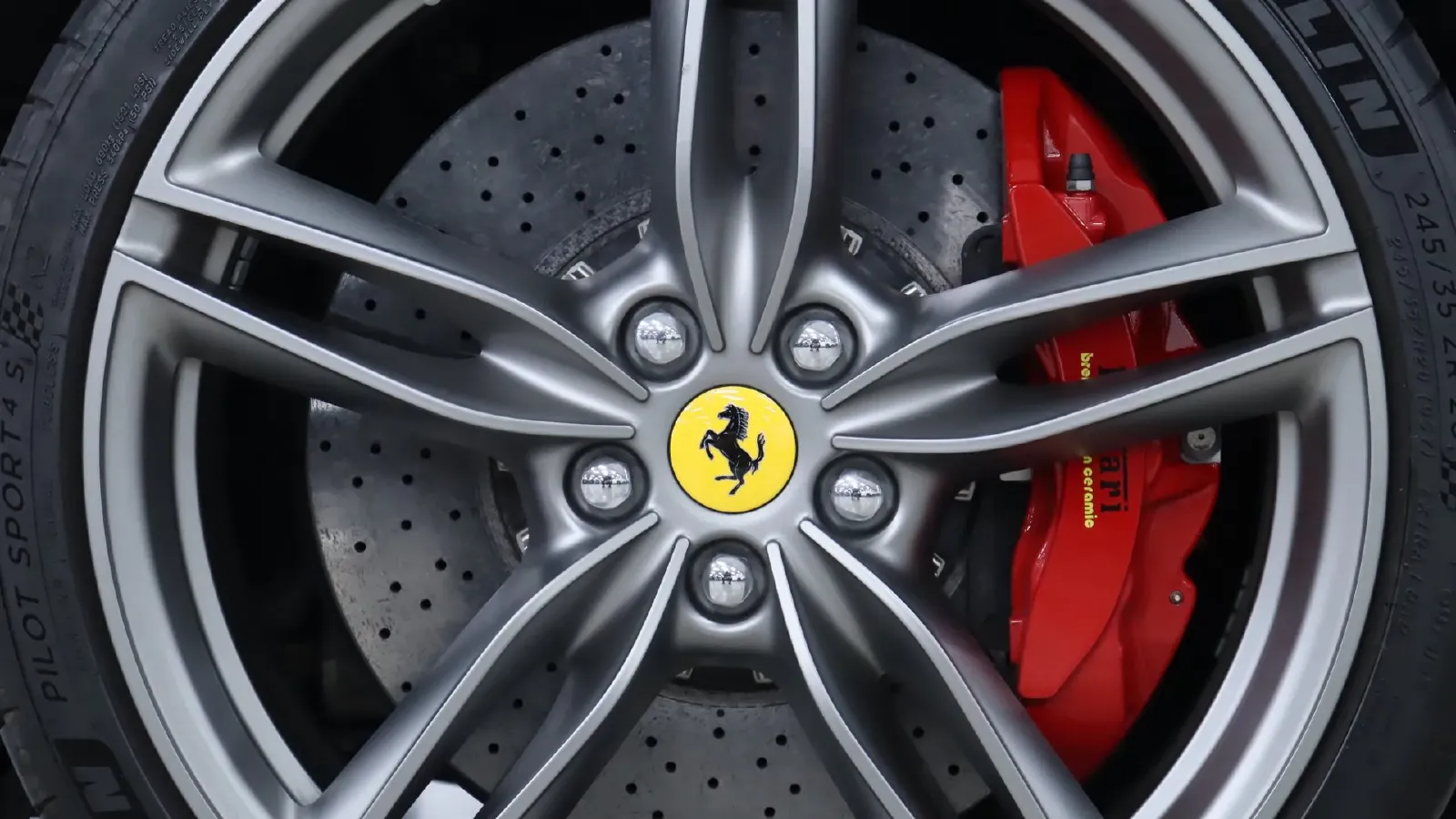 2020 Ferrari Roma 3.9T 620HP V8 8DCT,autocango,china used car exporter,china ev exporter,chinese used car exporter,chinese used ev exporter