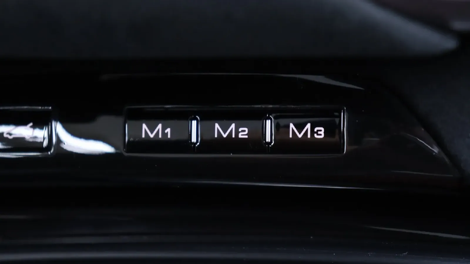 2020 Ferrari Roma 3.9T 620HP V8 8DCT,autocango,china used car exporter,china ev exporter,chinese used car exporter,chinese used ev exporter