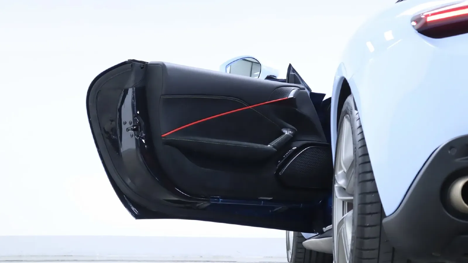 2020 Ferrari Roma 3.9T 620HP V8 8DCT,autocango,china used car exporter,china ev exporter,chinese used car exporter,chinese used ev exporter