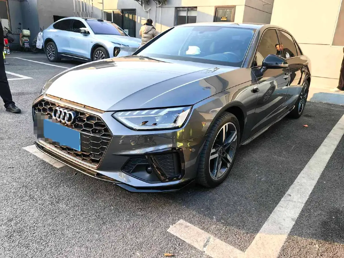 2023 Audi A4L 2.0T 190HP L4 7DCT