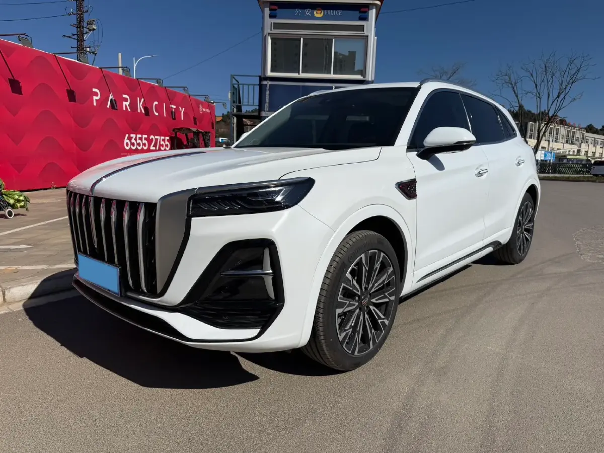 2023 HongQi HS5 2.0T 252HP L4 8AT