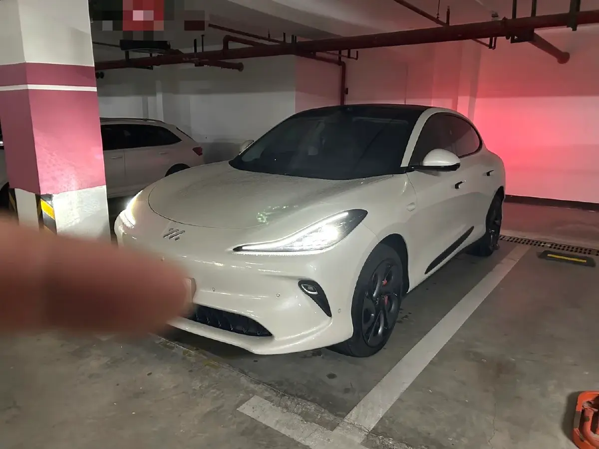 2025 IM LS6 BEV 100KWH