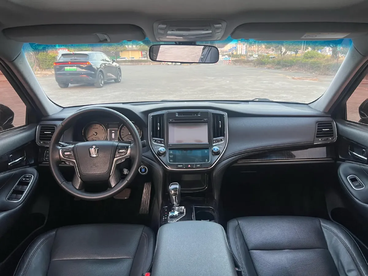 2015 Toyota Crown 2.0T 235HP L4 8AT,autocango,china used car exporter,china ev exporter,chinese used car exporter,chinese used ev exporter