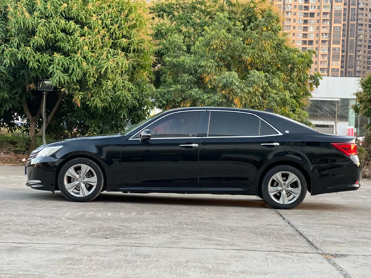 2015 Toyota Crown 2.0T 235HP L4 8AT,autocango,china used car exporter,china ev exporter,chinese used car exporter,chinese used ev exporter
