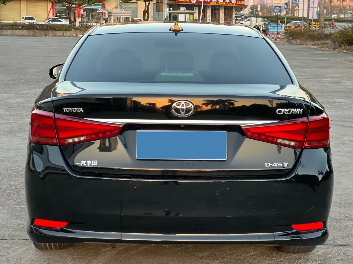 2015 Toyota Crown 2.0T 235HP L4 8AT,autocango,china used car exporter,china ev exporter,chinese used car exporter,chinese used ev exporter