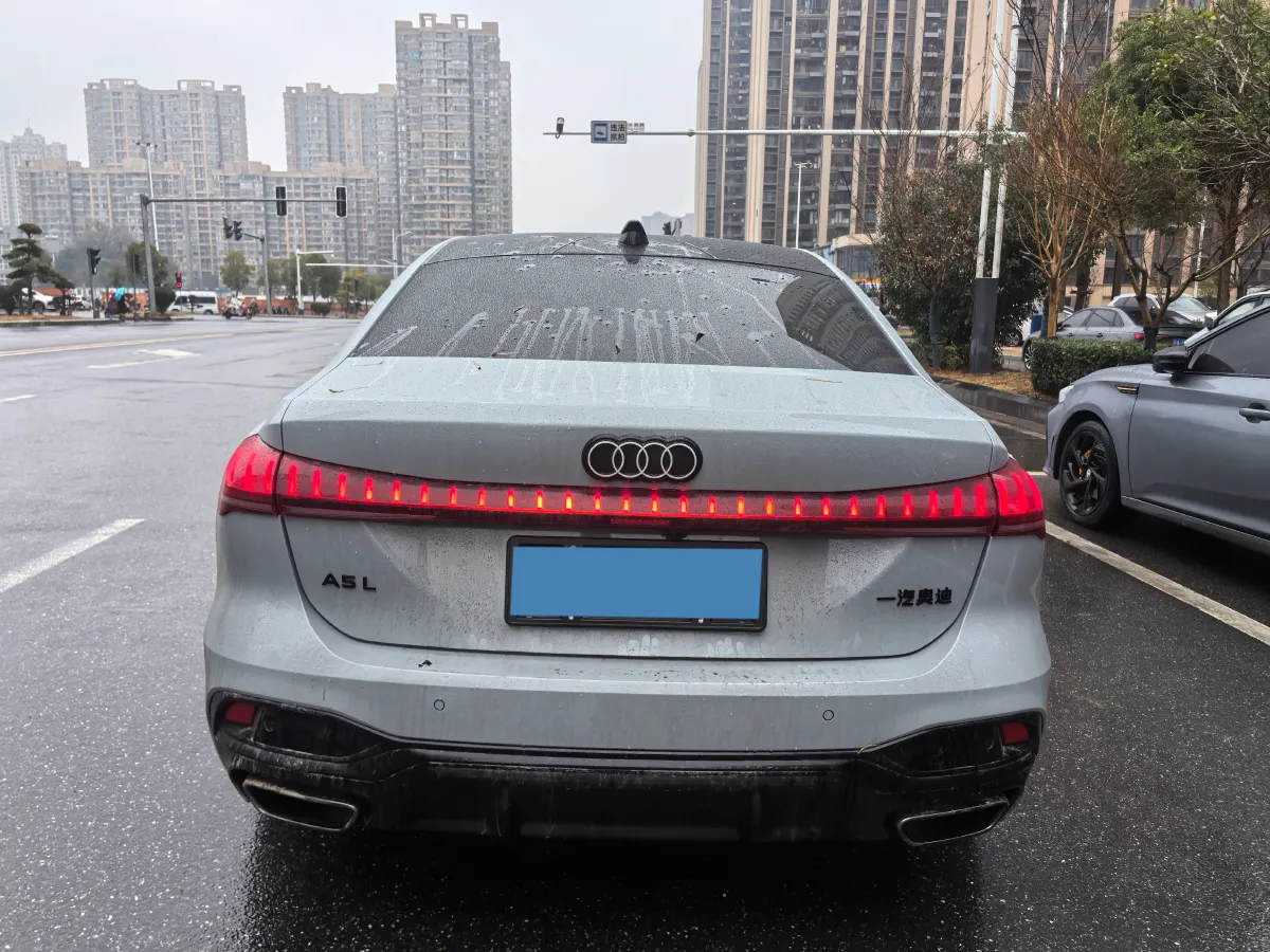 2026 Audi A5L 2.0T 204HP L4 7DCT,autocango,china used car exporter,china ev exporter,chinese used car exporter,chinese used ev exporter