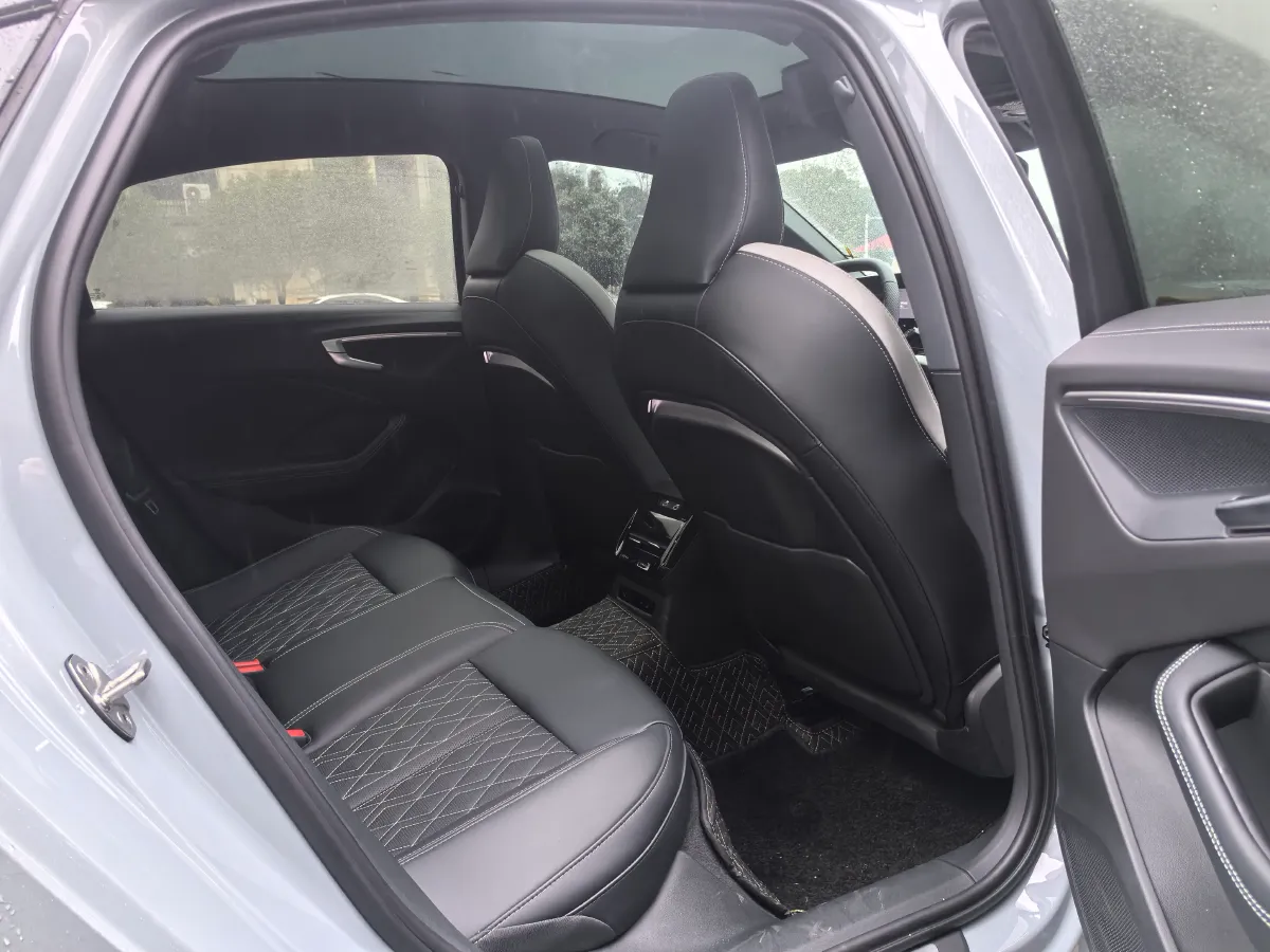 2026 Audi A5L 2.0T 204HP L4 7DCT,autocango,china used car exporter,china ev exporter,chinese used car exporter,chinese used ev exporter