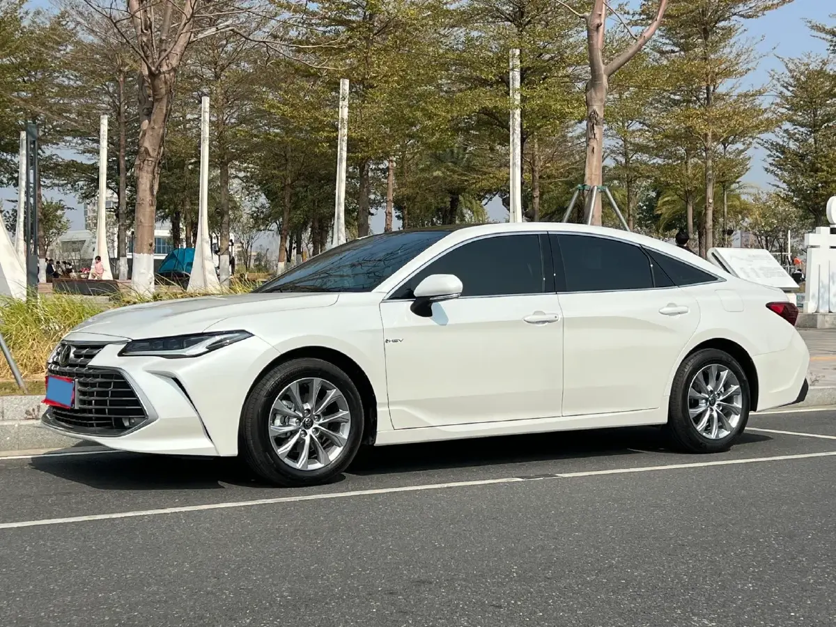 2024 Toyota Avalon 2.0L 152HP L4 E-CVT Hybrid