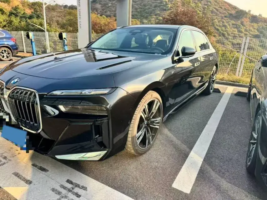 2023 BMW 7 Series 3.0T 381HP L6 8AT