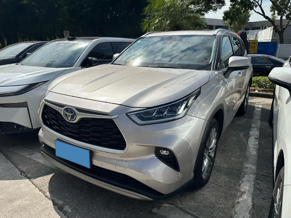 2022 Toyota Highlander 2.5L 192HP L4 E-CVT Hybrid