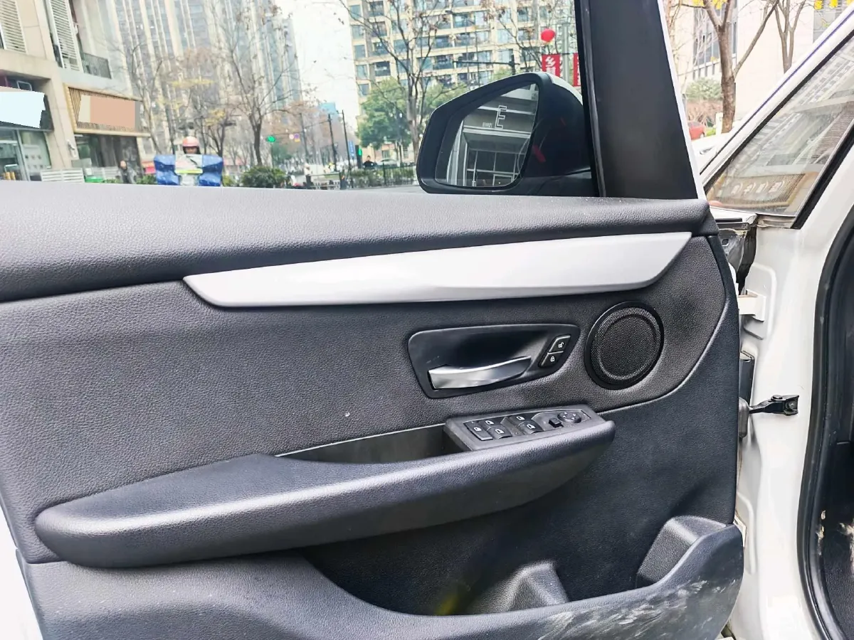 2019 BMW 2 Series SUV 1.5T 140HP L3 7DCT,autocango,china used car exporter,china ev exporter,chinese used car exporter,chinese used ev exporter