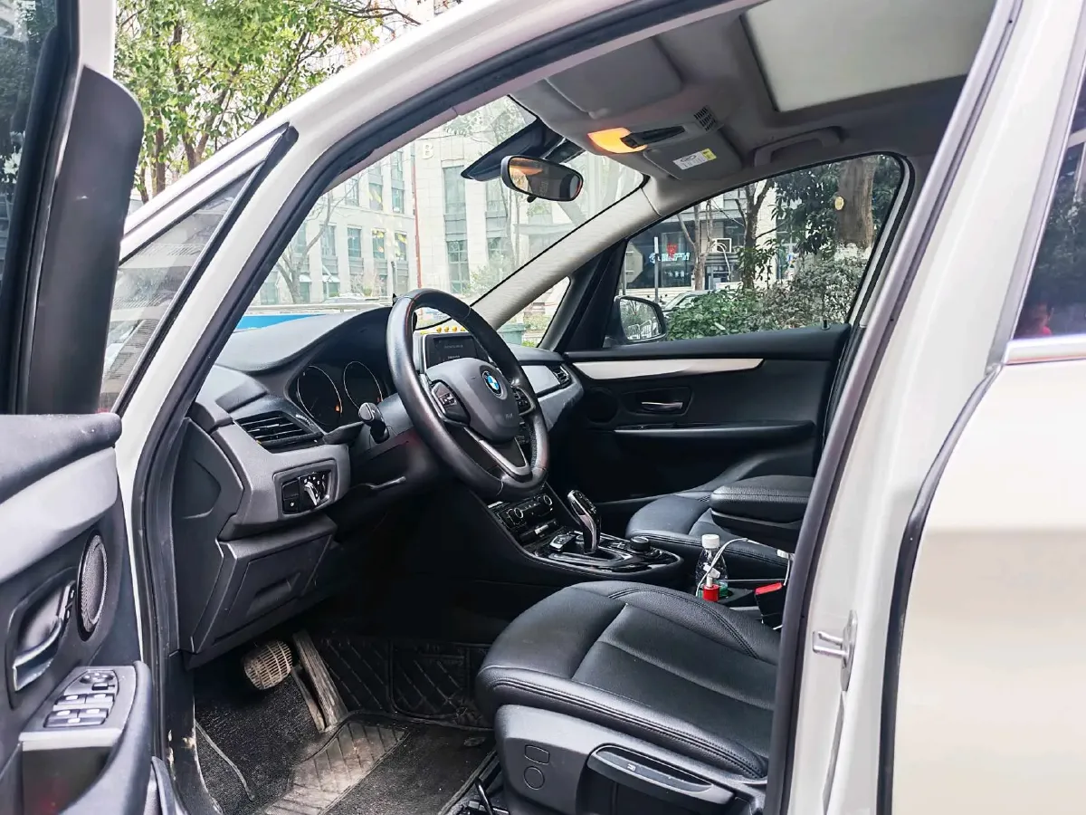 2019 BMW 2 Series SUV 1.5T 140HP L3 7DCT,autocango,china used car exporter,china ev exporter,chinese used car exporter,chinese used ev exporter