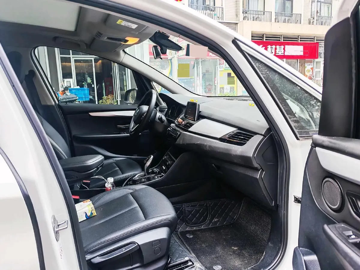 2019 BMW 2 Series SUV 1.5T 140HP L3 7DCT,autocango,china used car exporter,china ev exporter,chinese used car exporter,chinese used ev exporter