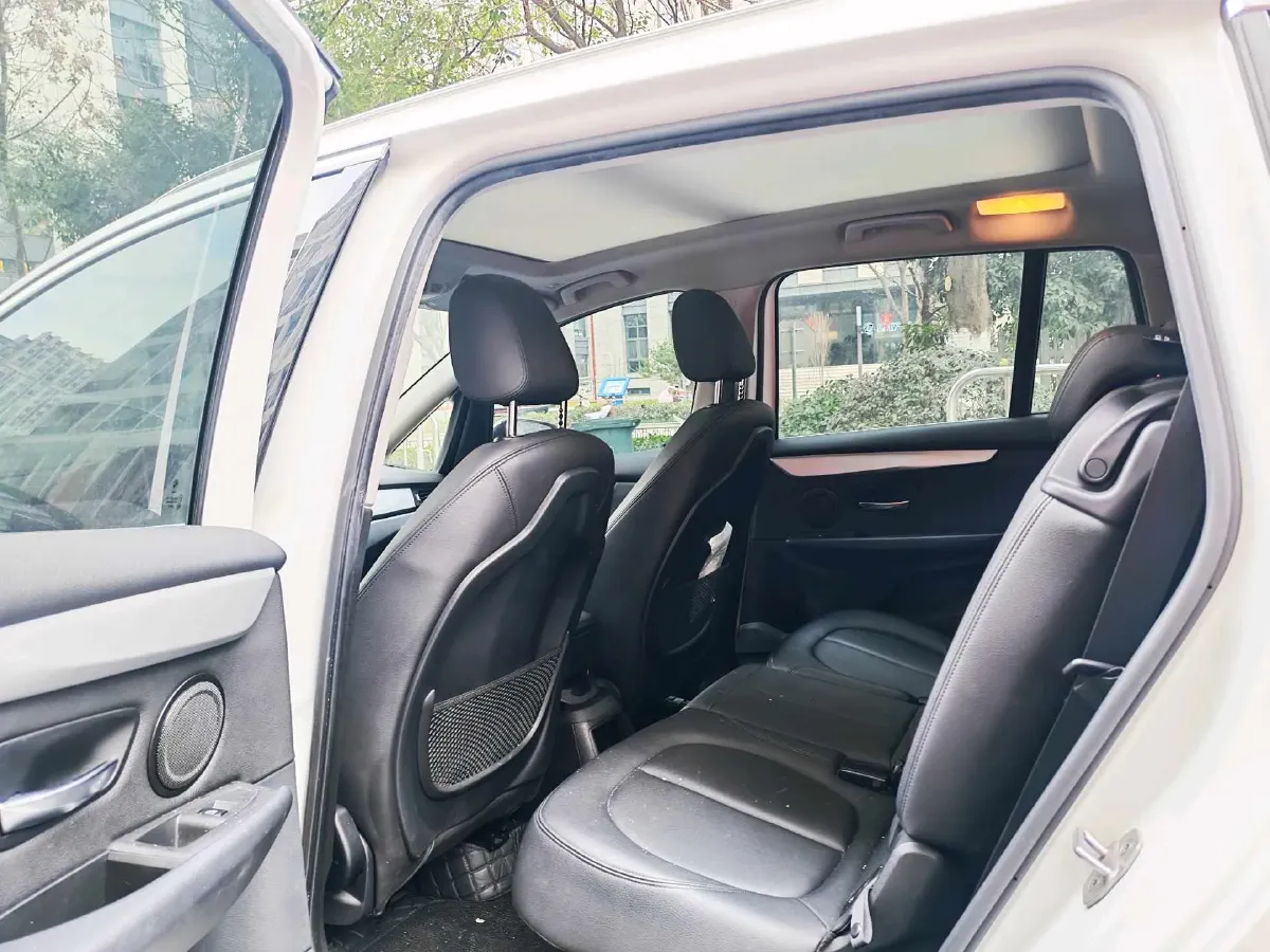 2019 BMW 2 Series SUV 1.5T 140HP L3 7DCT,autocango,china used car exporter,china ev exporter,chinese used car exporter,chinese used ev exporter