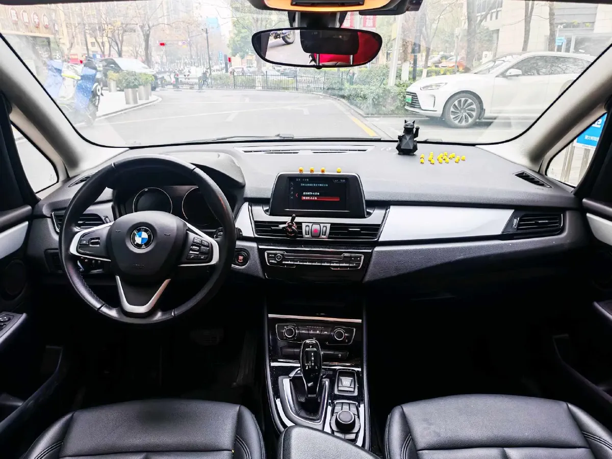 2019 BMW 2 Series SUV 1.5T 140HP L3 7DCT,autocango,china used car exporter,china ev exporter,chinese used car exporter,chinese used ev exporter