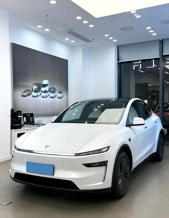 2026 Tesla Model Y BEV