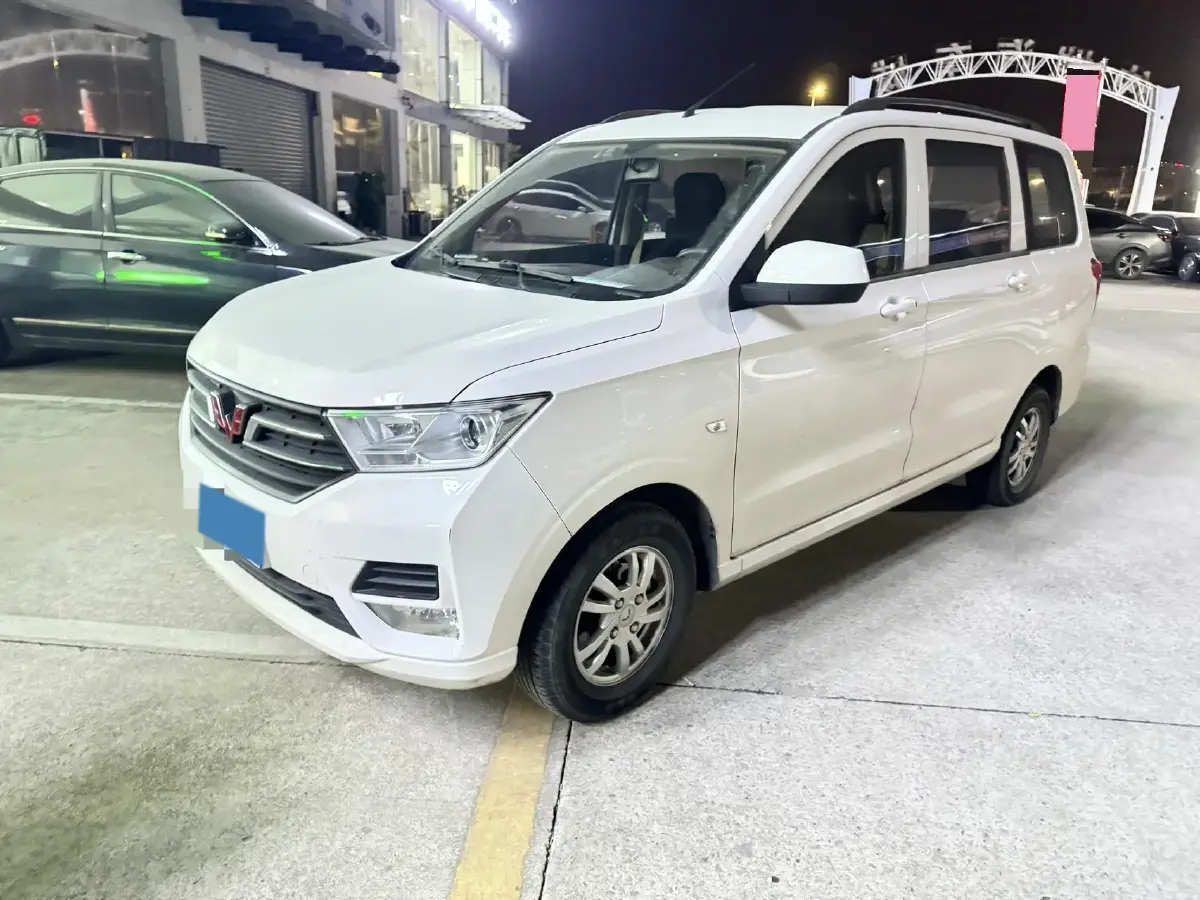 2019 WuLing HongGuang 1.5L 99HP L4 6MT