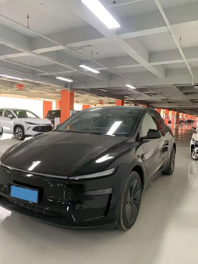 2026 Tesla Model Y BEV