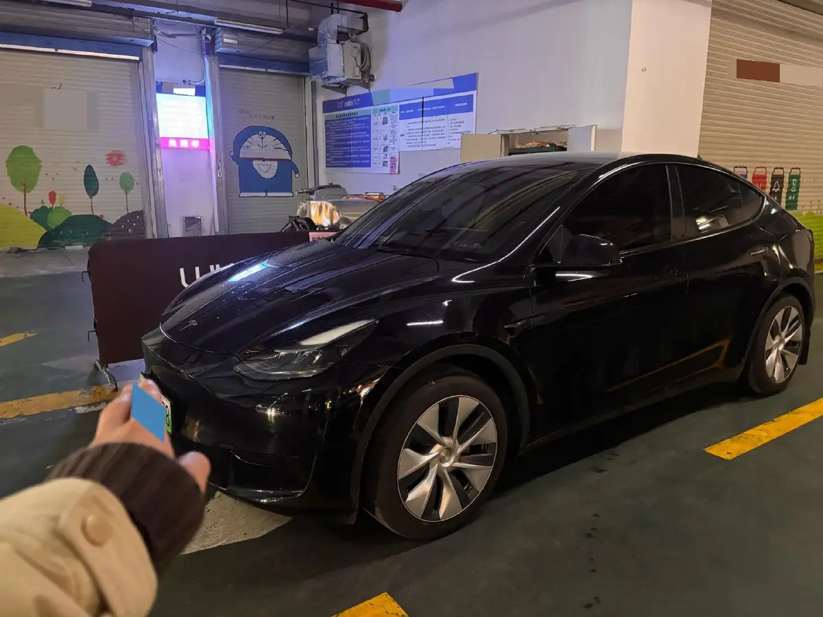 2022 Tesla Model Y BEV 60KWH